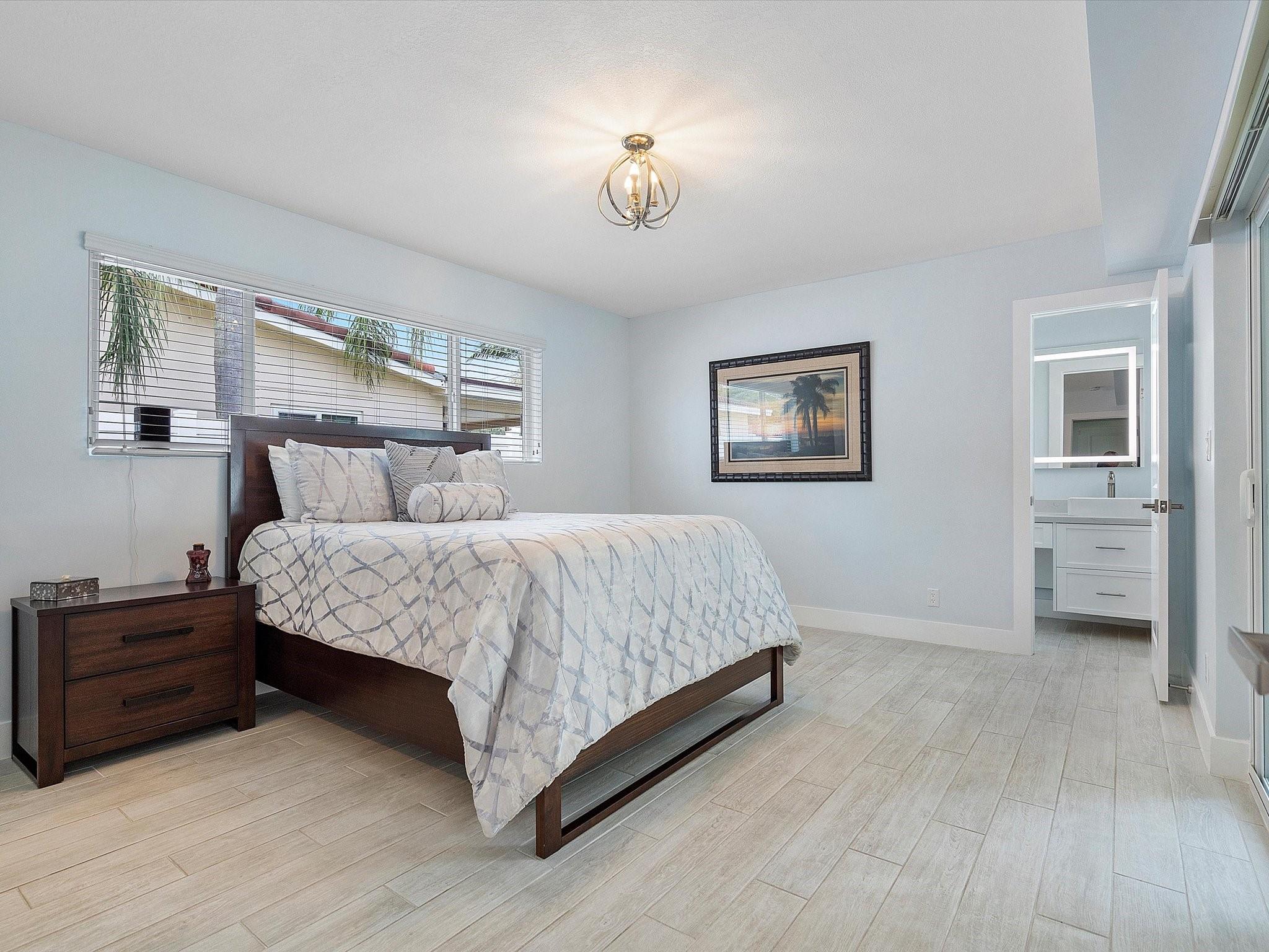Hollywood Hills 6-22 B - Residential