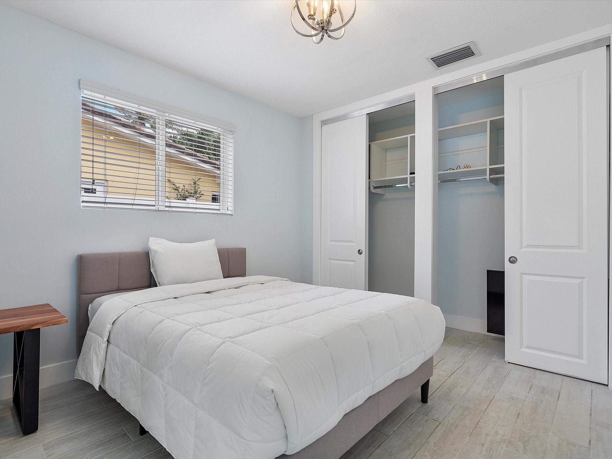 Hollywood Hills 6-22 B - Residential