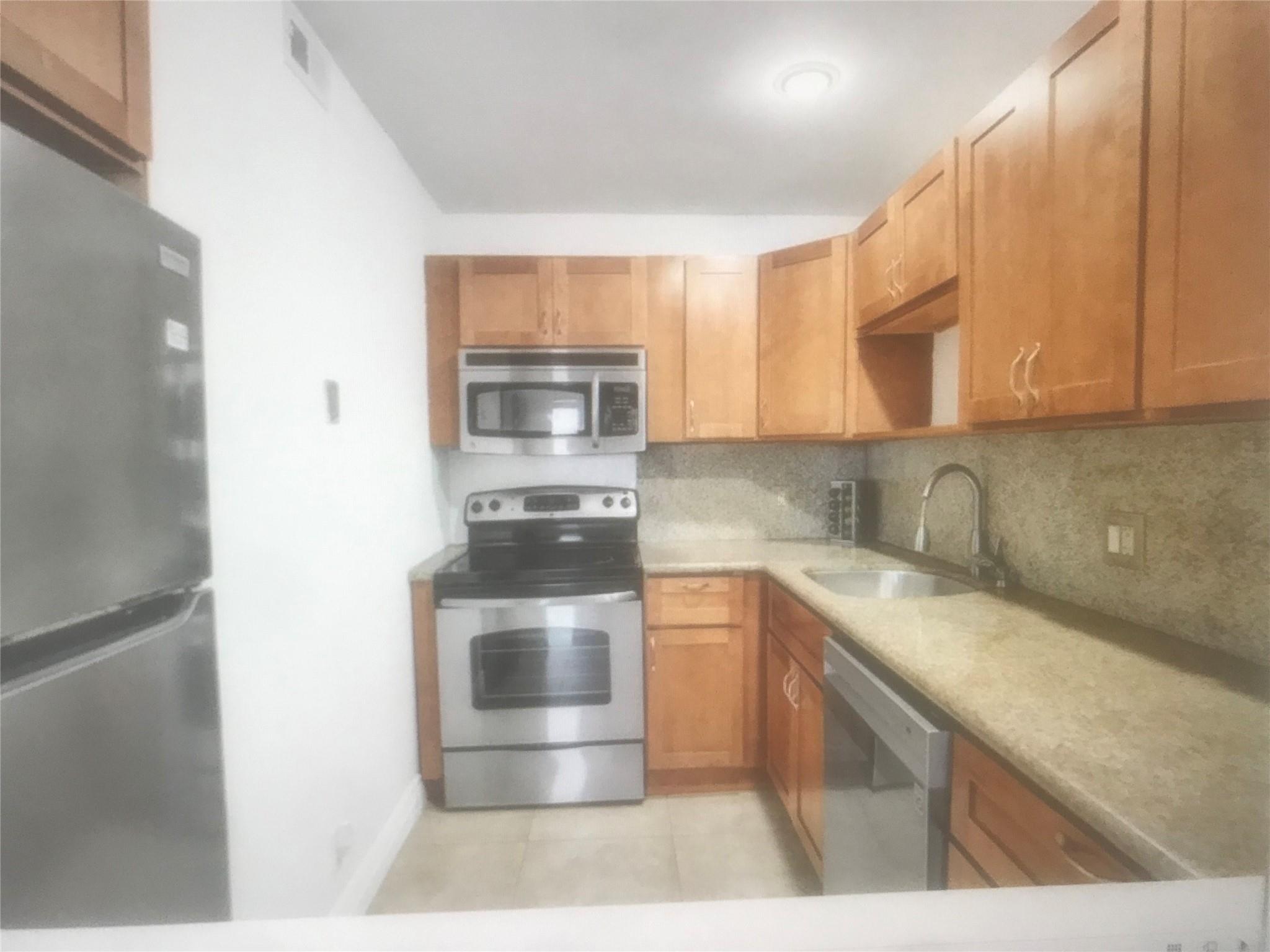 2840 NE 14th Street Cswy 408a