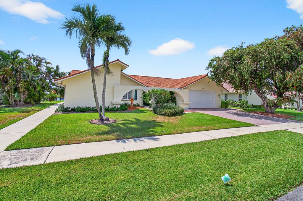 Photo of 2542 SW 23rd Cranbrook Place, Boynton Beach, FL 33436 (MLS # R11107060)