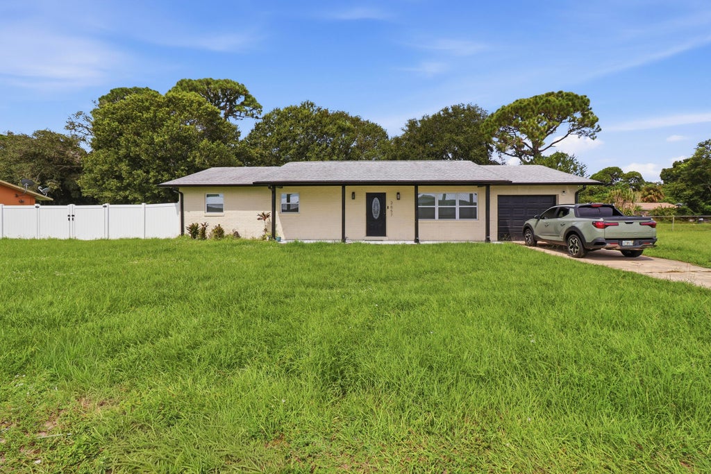 Photo of 2657 SENECA Avenue, Fort Pierce, FL 34946 (MLS # B26076045)