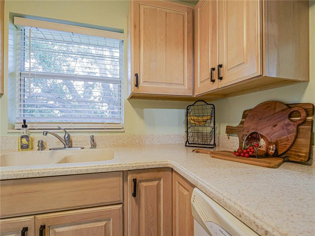 69 Royal Oak Court 207