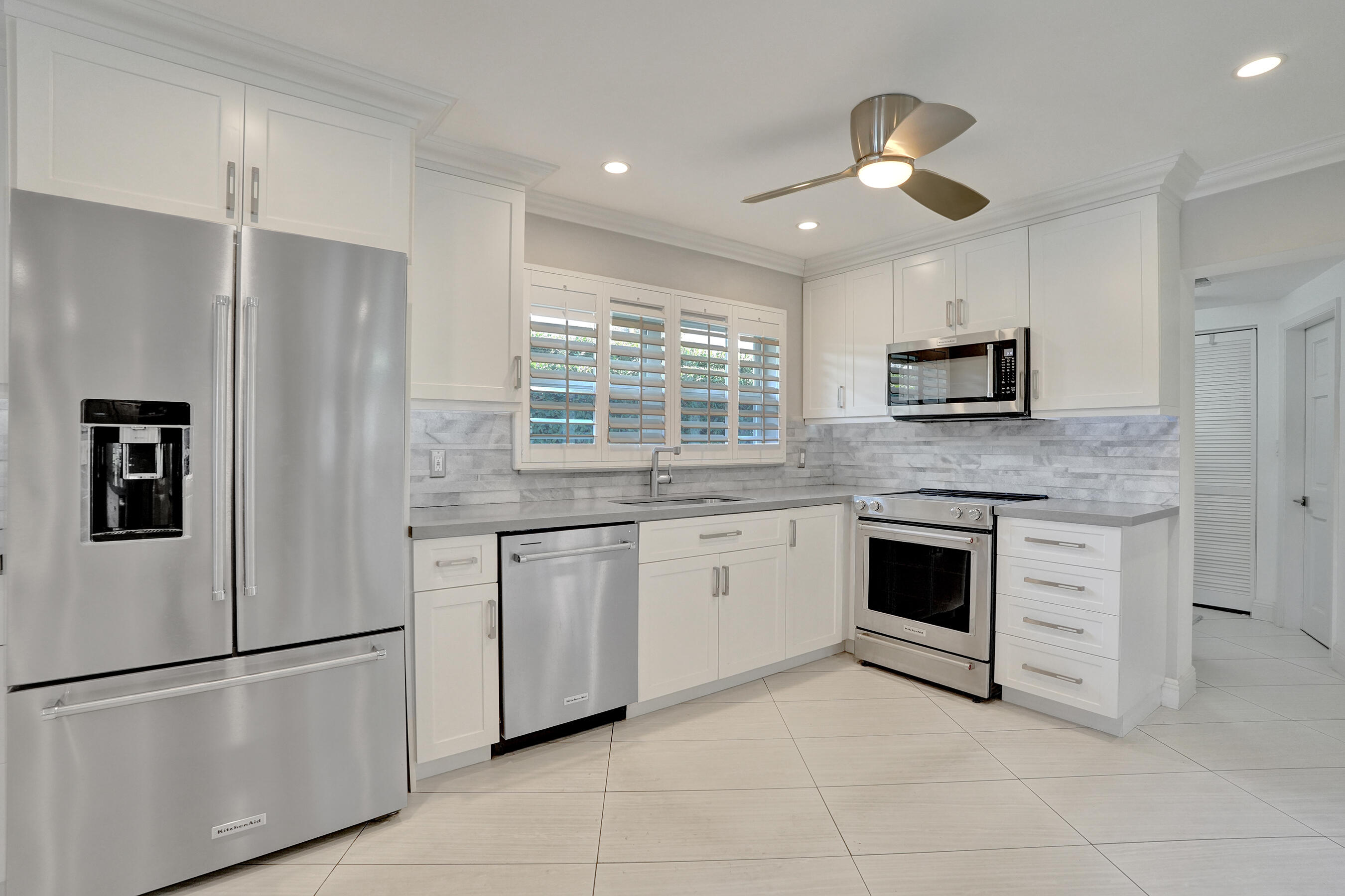CORAL POINT - Residential