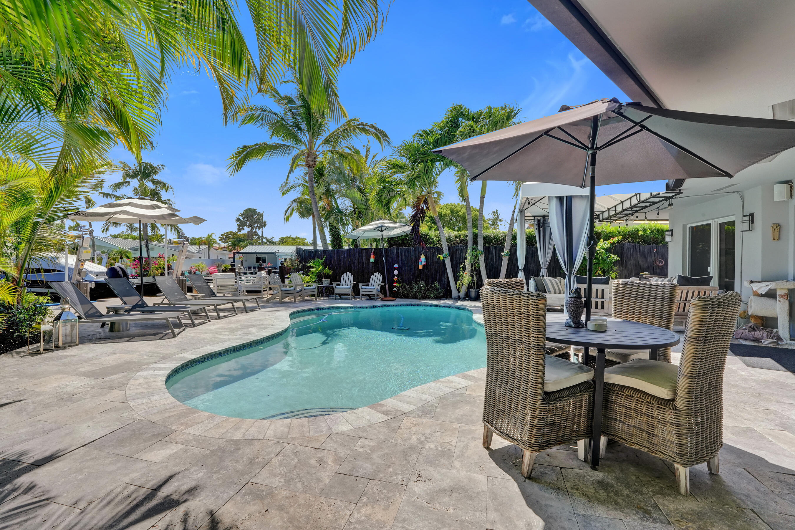 CORAL POINT - Residential