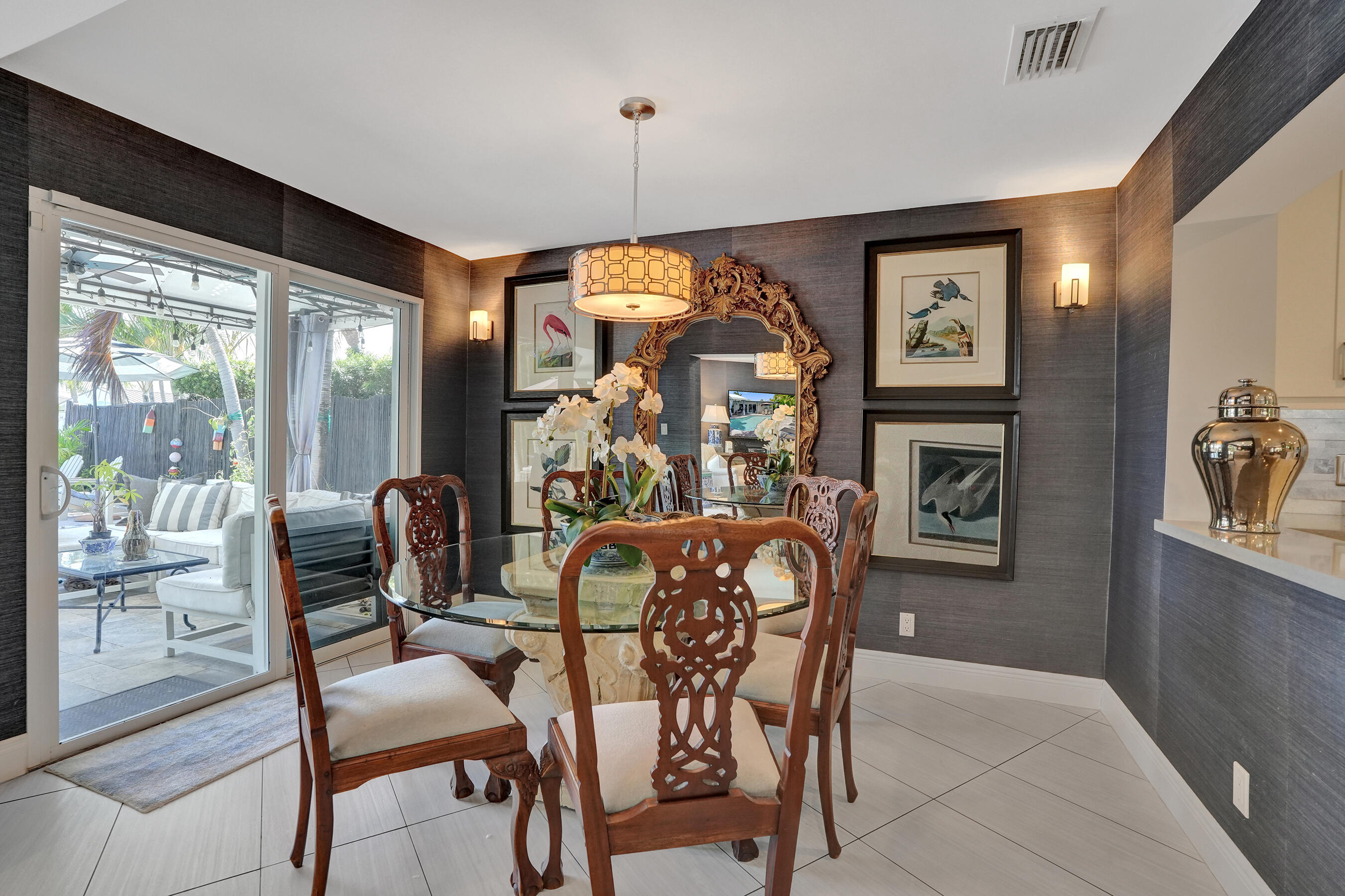 CORAL POINT - Residential