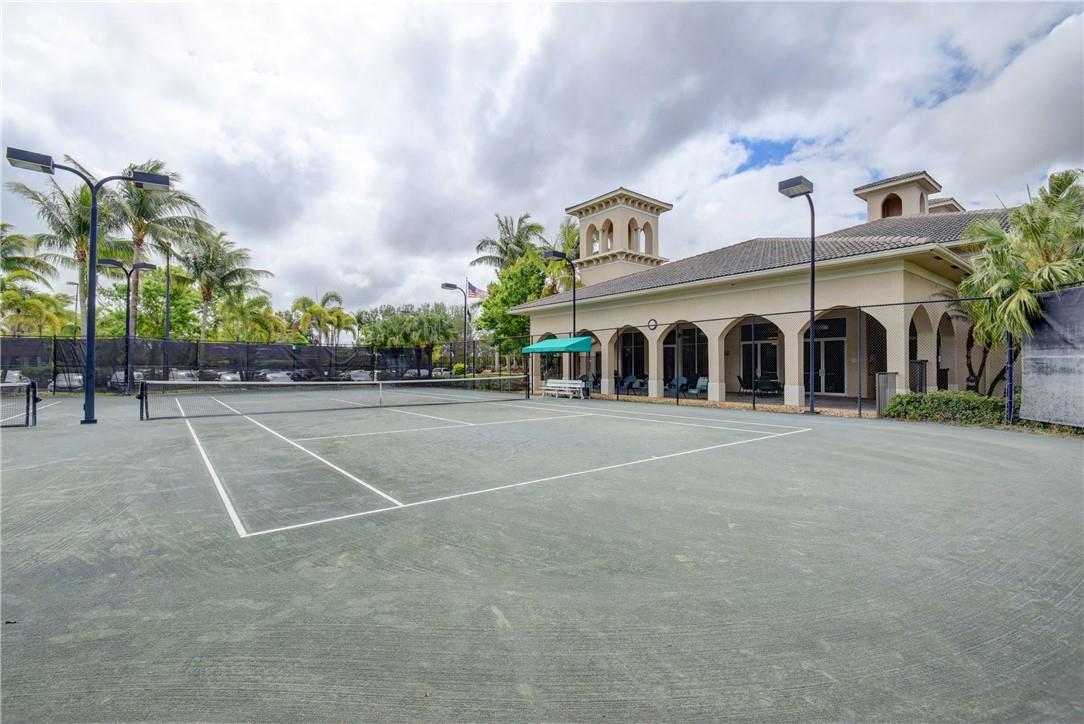 Vizcaya Place 04 Trs A & - Residential