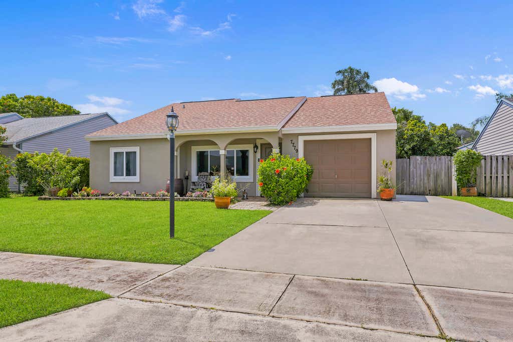 Photo of 7779 Blairwood Circle N, Lake Worth, FL 33467 (MLS # B26054399)