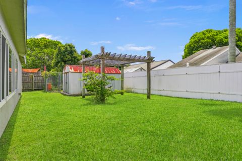 Tiny photo for 7779 Blairwood Circle N, Lake Worth, FL 33467 (MLS # B26054399)