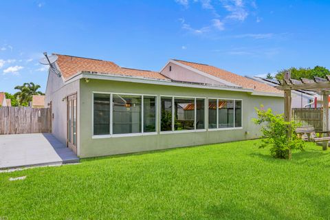 Tiny photo for 7779 Blairwood Circle N, Lake Worth, FL 33467 (MLS # B26054399)