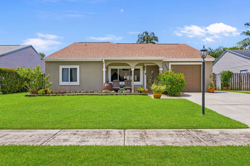 Photo of 7779 Blairwood Circle N, Lake Worth, FL 33467 (MLS # B26054399)