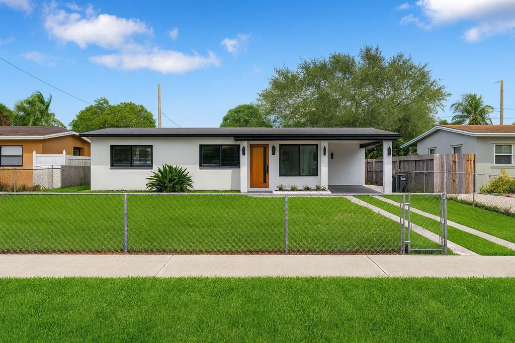 Photo of 529 SW 22nd Avenue, Fort Lauderdale, FL 33312 (MLS # F10524913)