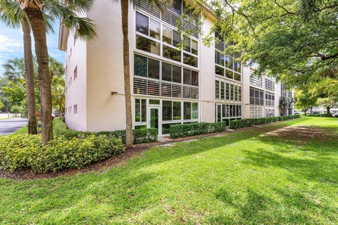 Tiny photo for 2003 Granada Drive #M1, Coconut Creek, FL 33066 (MLS # B26018558)