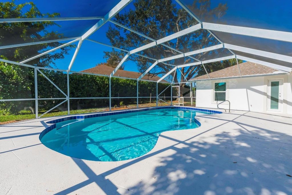 Photo of 12865 Kingsway Road, Wellington, FL 33414 (MLS # F10545475)