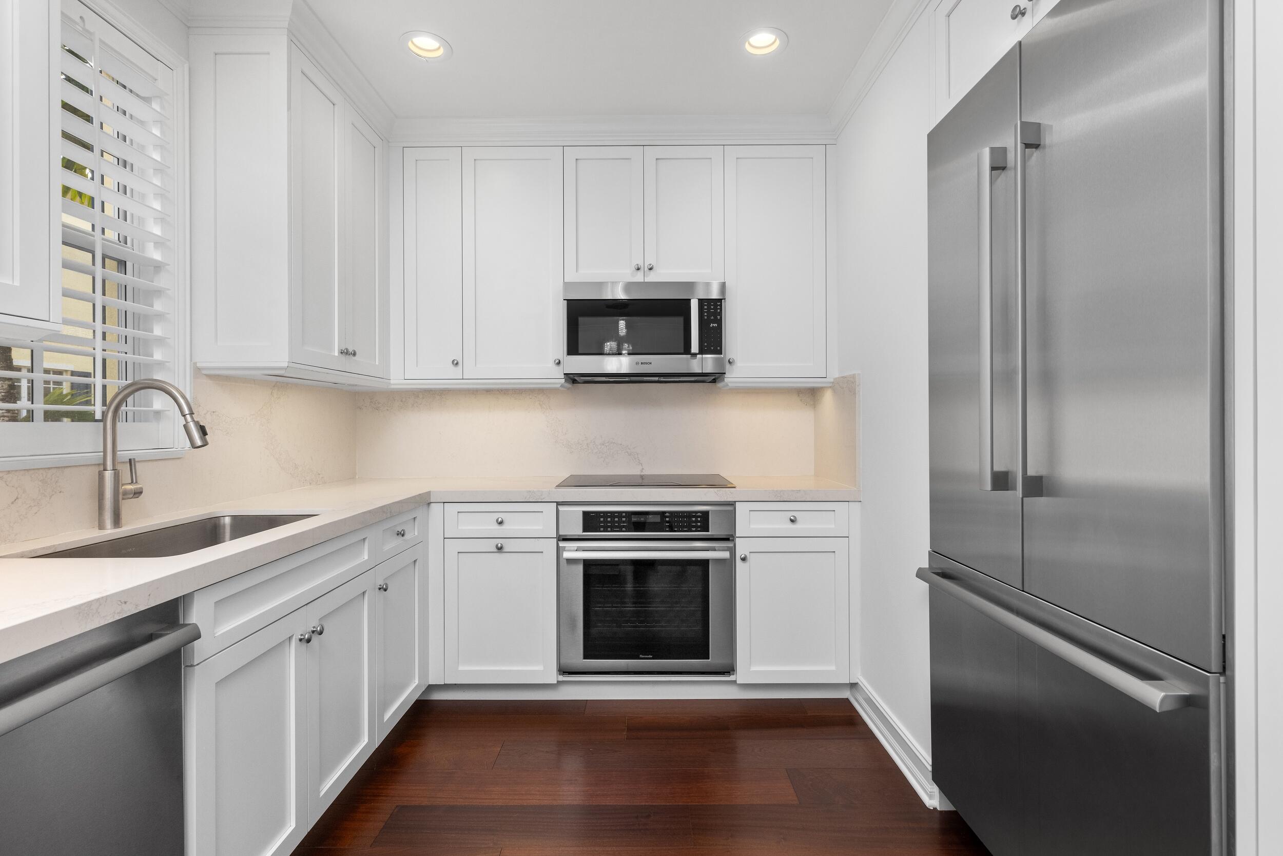 317 S Bromeliad