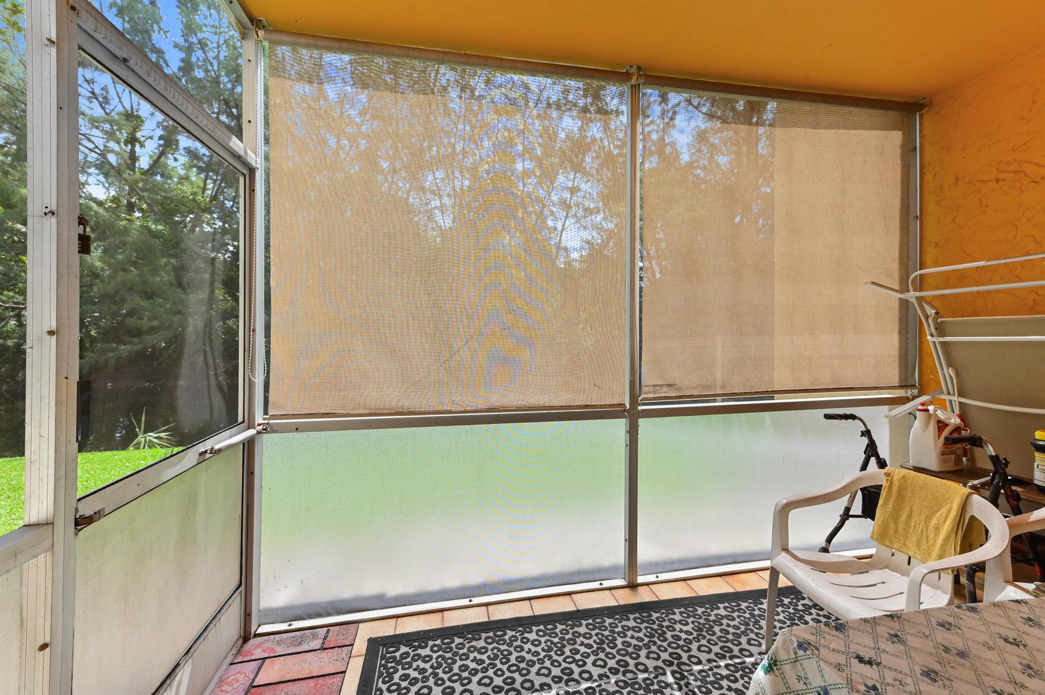 GOLDEN LAKES VILLAGE COND - Residential