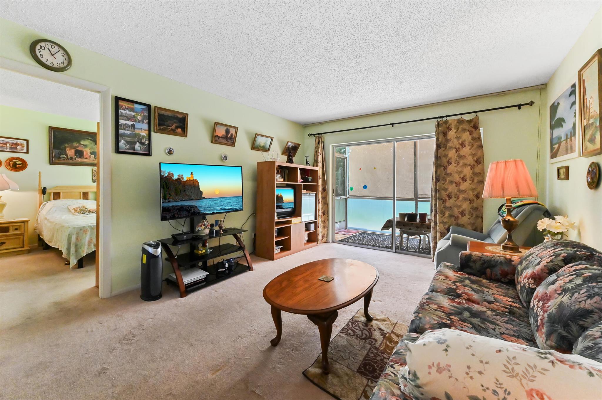 GOLDEN LAKES VILLAGE COND - Residential