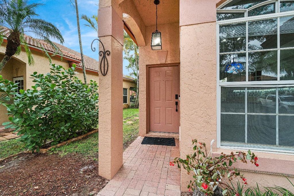 Photo of 1007 Via Jardin, Palm Beach Gardens, FL 33418 (MLS # R11155102)