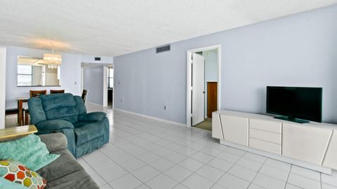 Condominium in Jensen Beach FL 10680 Ocean Drive 8.jpg