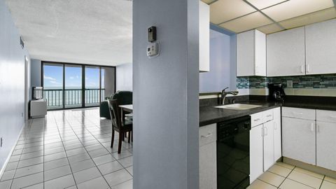 Condominium in Jensen Beach FL 10680 Ocean Drive 10.jpg