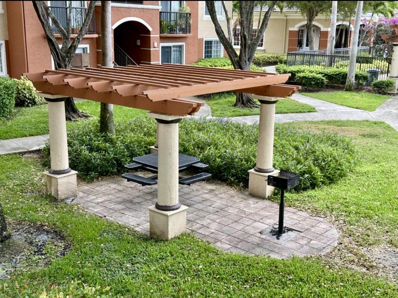 GRAND ISLES CONDO - Residential