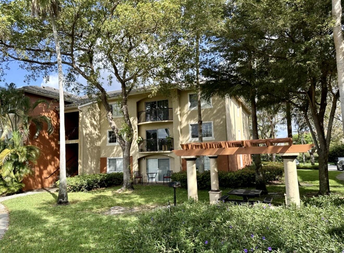 GRAND ISLES CONDO - Residential