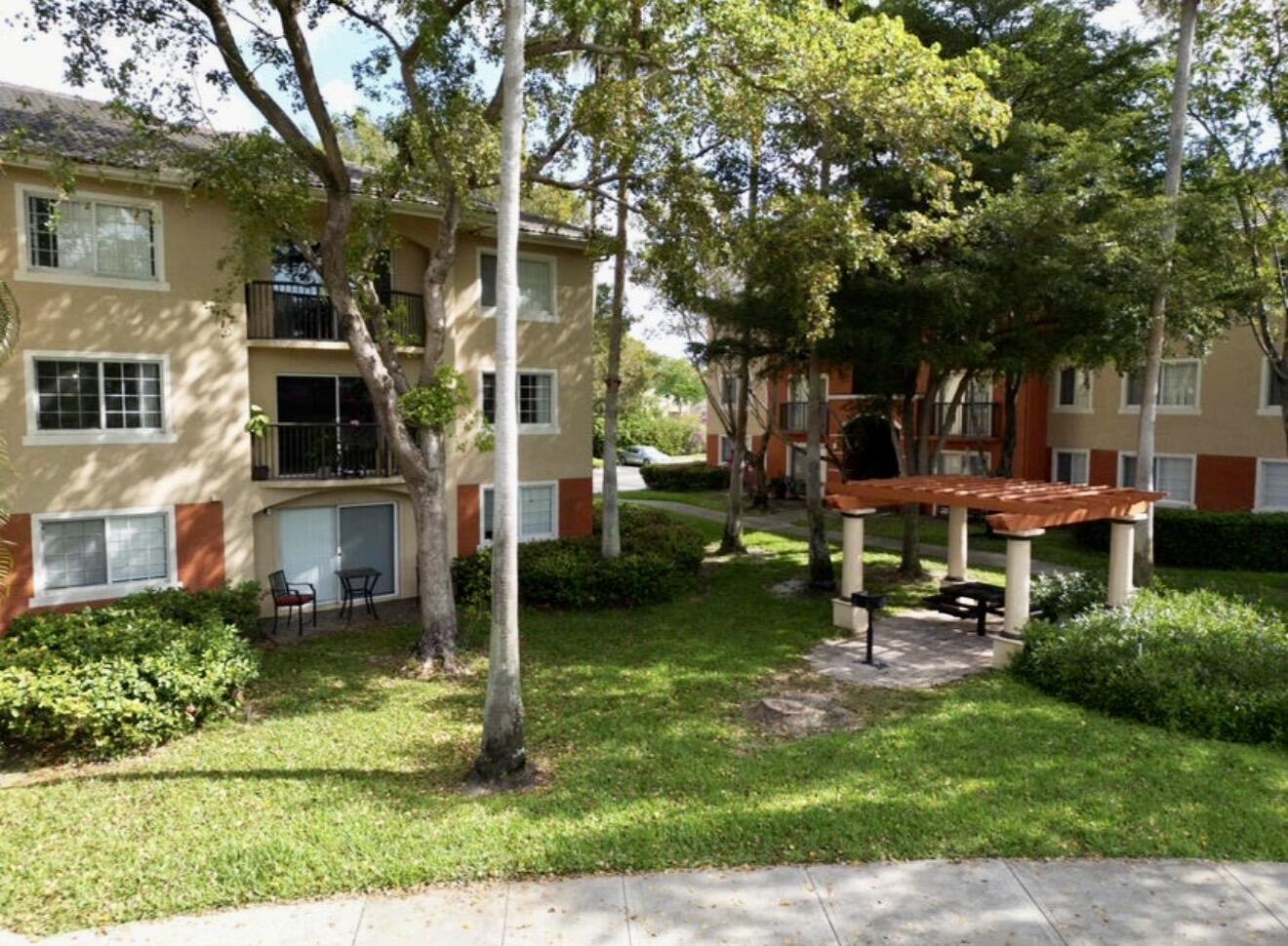 GRAND ISLES CONDO - Residential