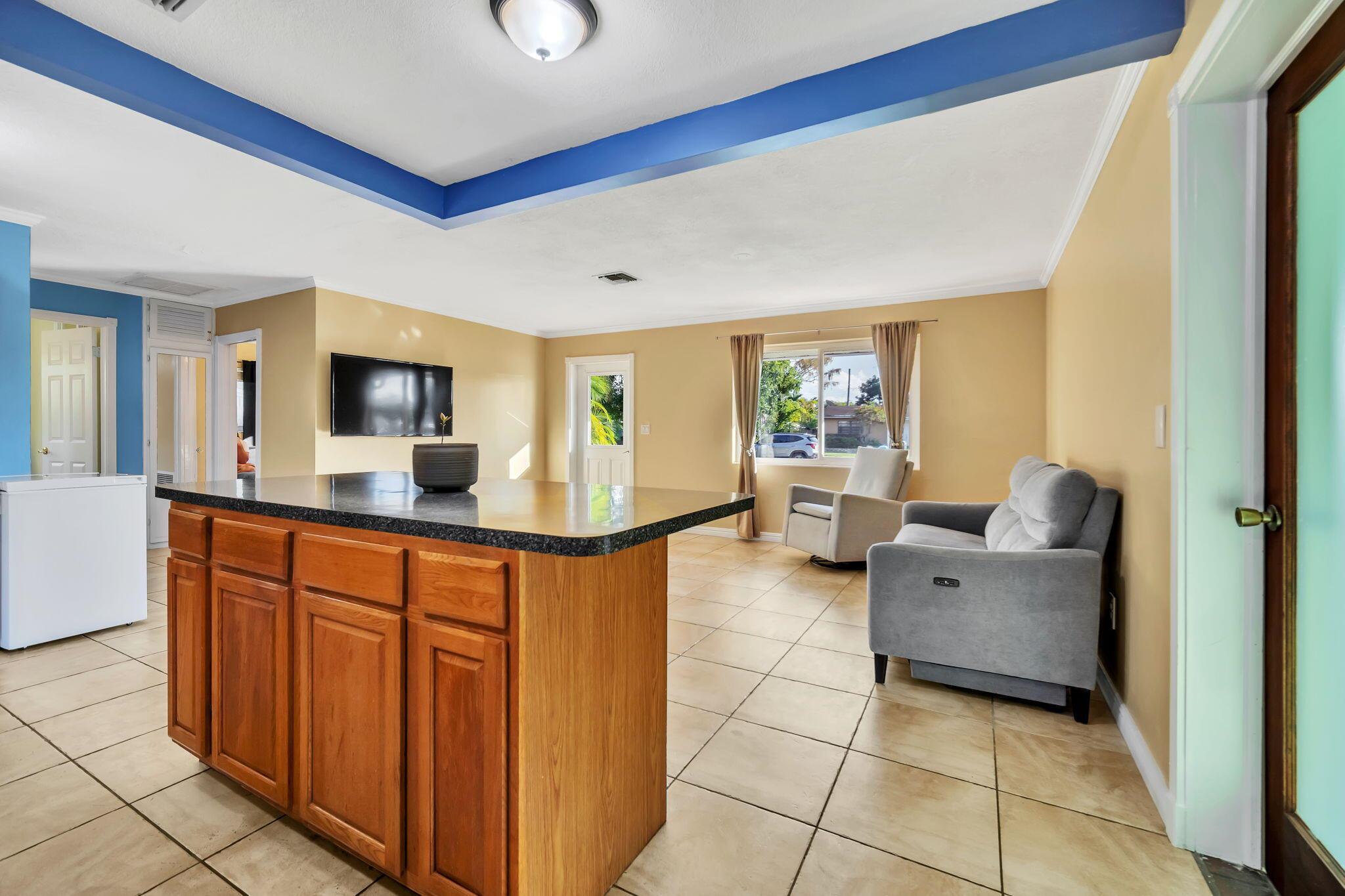 LAKE WORTH HILLS 1ST ADD - Residential