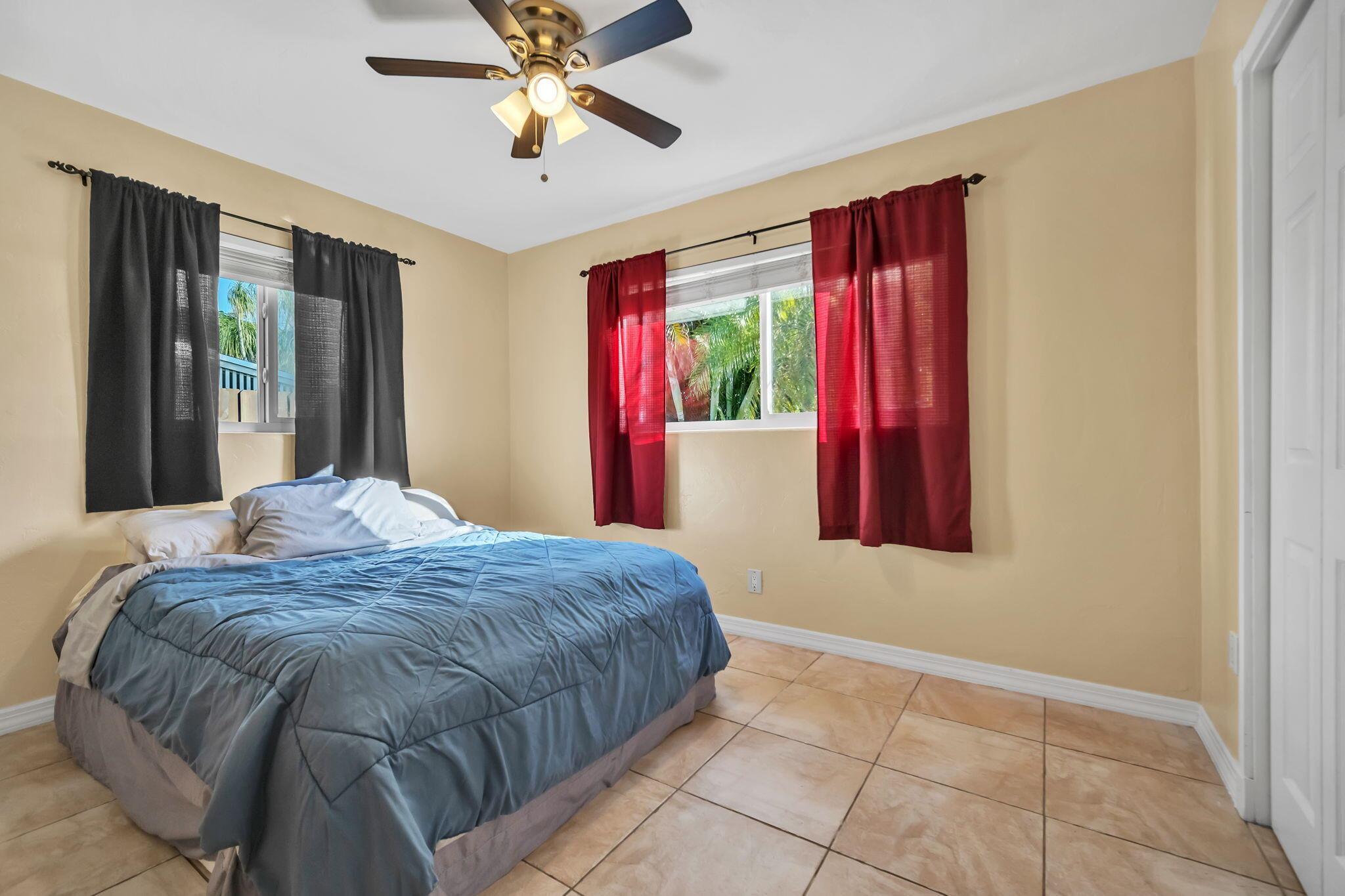 LAKE WORTH HILLS 1ST ADD - Residential