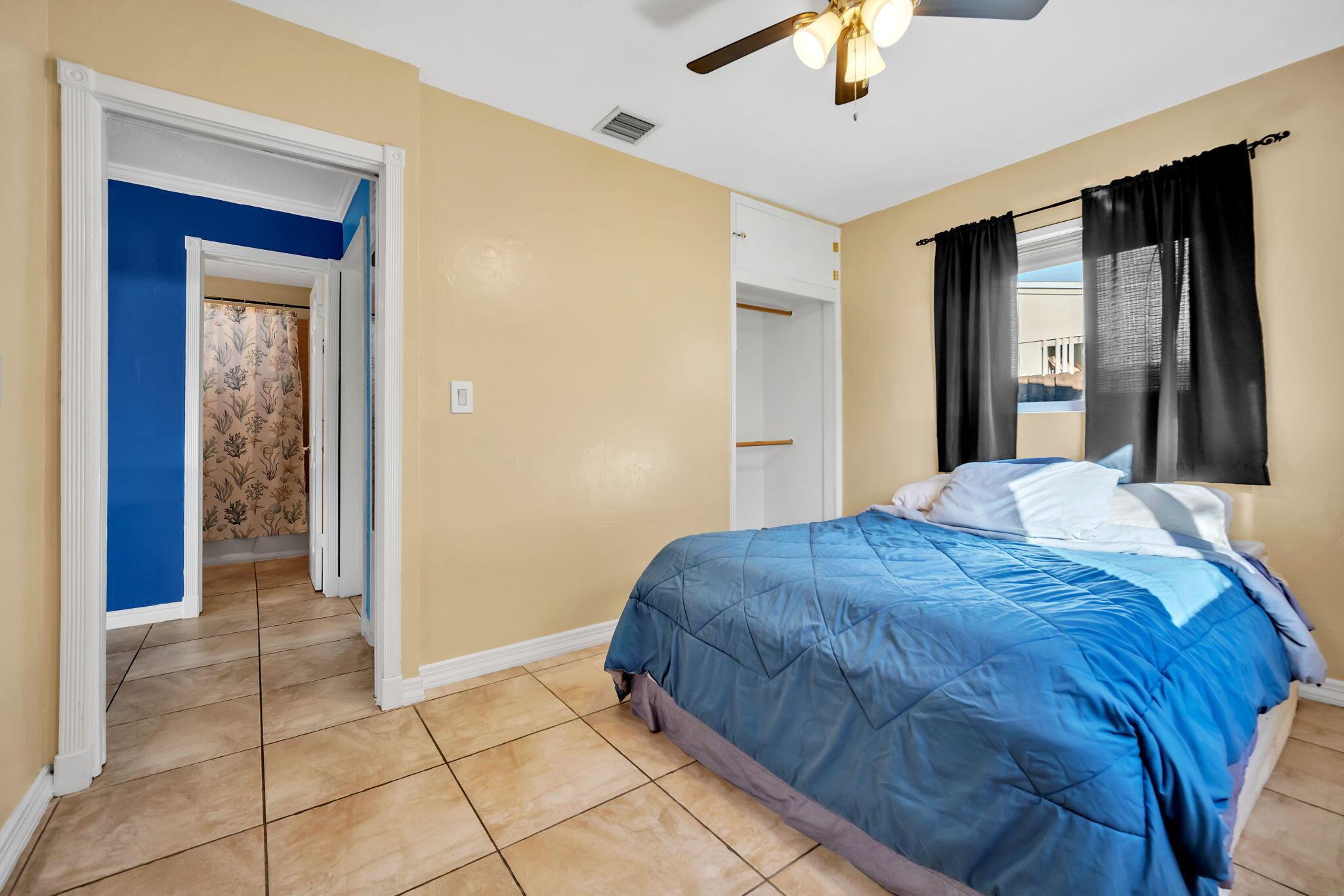 LAKE WORTH HILLS 1ST ADD - Residential