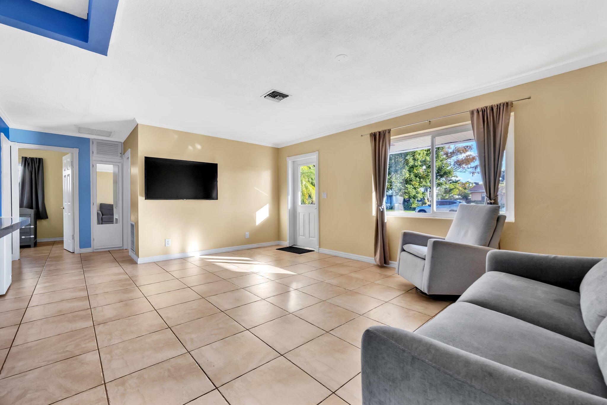 LAKE WORTH HILLS 1ST ADD - Residential