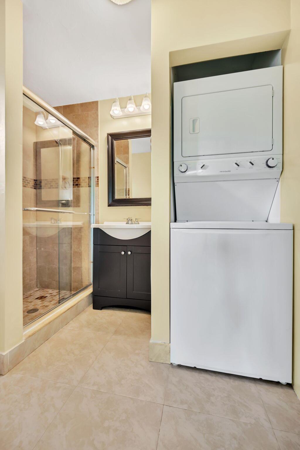 LAKE WORTH HILLS 1ST ADD - Residential