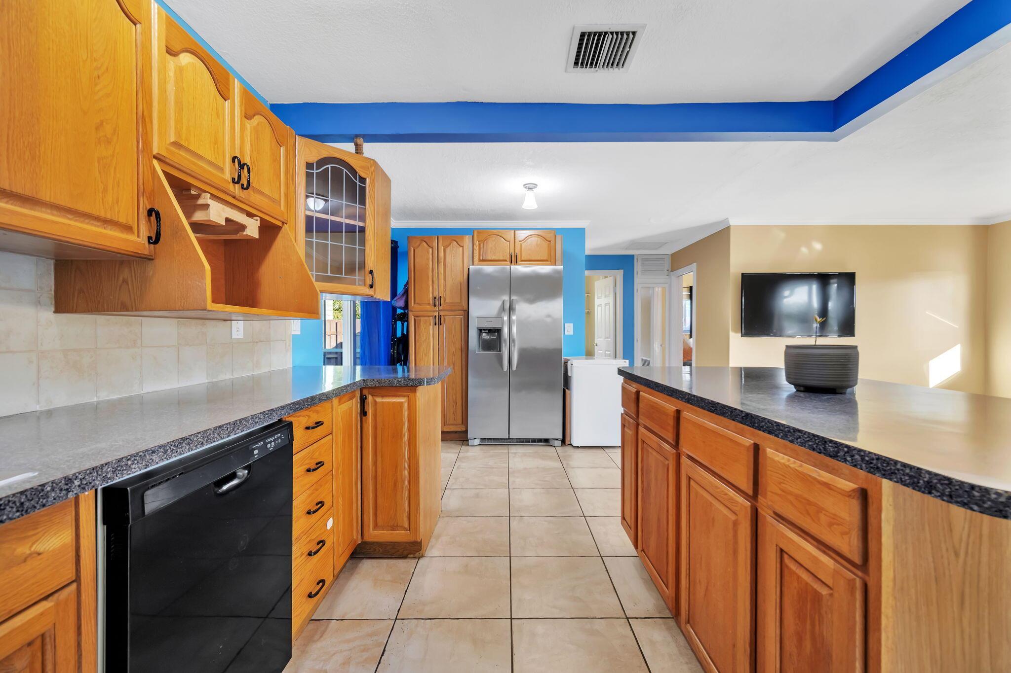 LAKE WORTH HILLS 1ST ADD - Residential