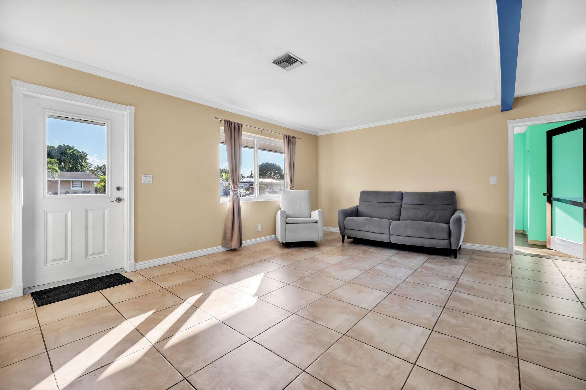 LAKE WORTH HILLS 1ST ADD - Residential