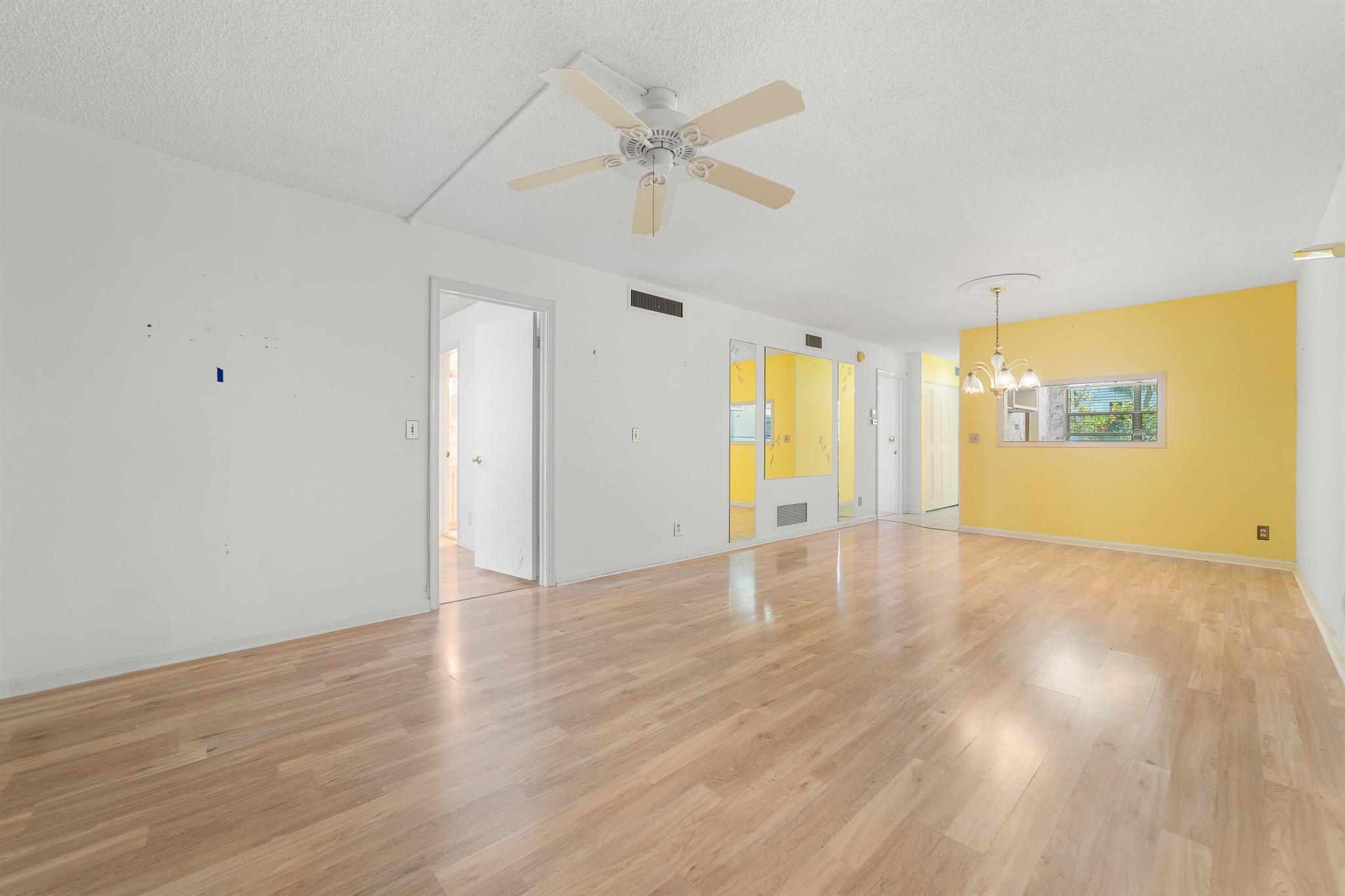 2006 S Federal Highway 106