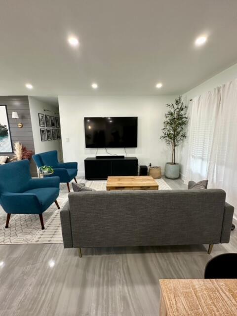 Palm Beach Colony - Residential Lease