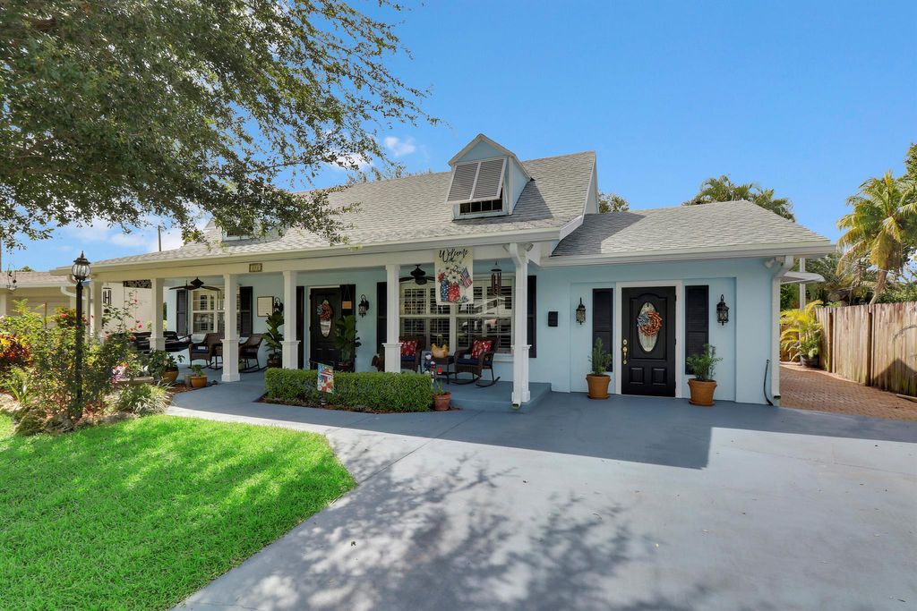 Photo of 272 Camellia Street, Palm Beach Gardens, FL 33410 (MLS # R10899294)