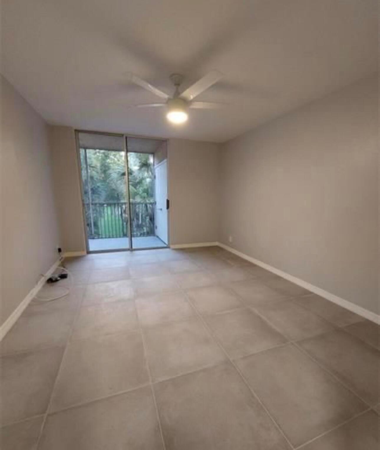 3301 NW 47th Terrace 308, Lauderdale Lakes, FL, 33319/$179,900 4 3301 NW 47th Terrace 308