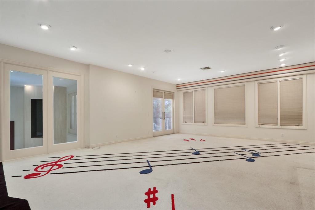 FRENCHMANS CREEK - Residential