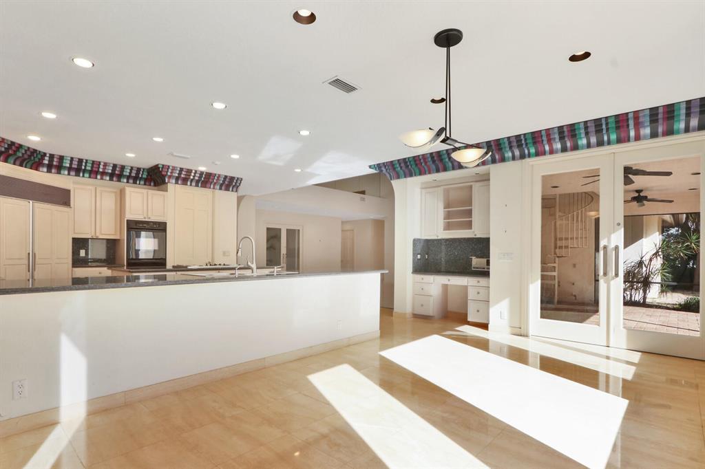 FRENCHMANS CREEK - Residential