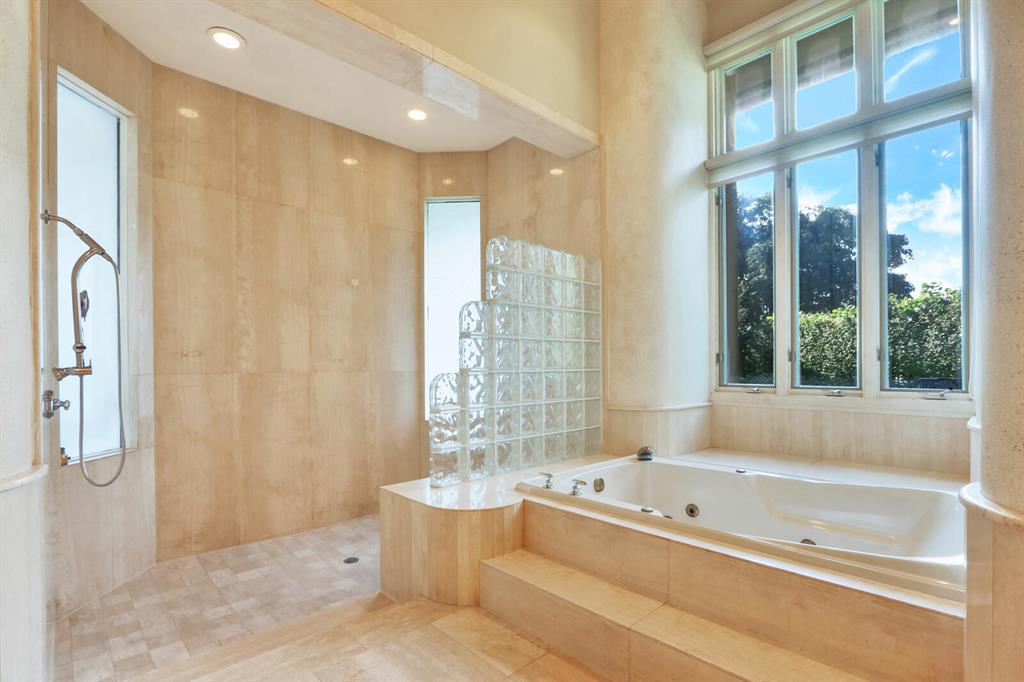 FRENCHMANS CREEK - Residential