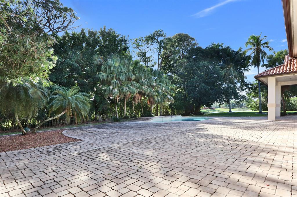 FRENCHMANS CREEK - Residential