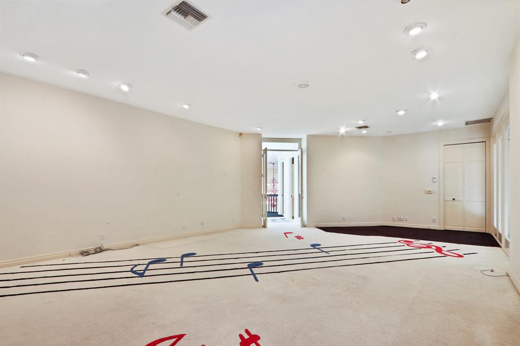 FRENCHMANS CREEK - Residential