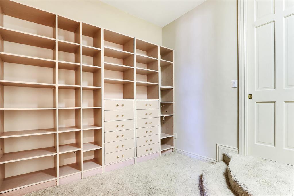 FRENCHMANS CREEK - Residential