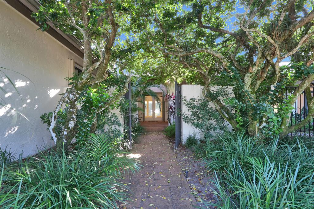 FRENCHMANS CREEK - Residential