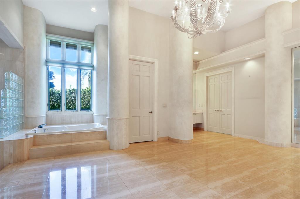 FRENCHMANS CREEK - Residential