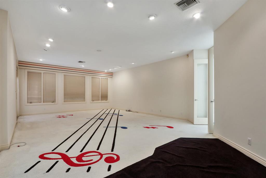 FRENCHMANS CREEK - Residential