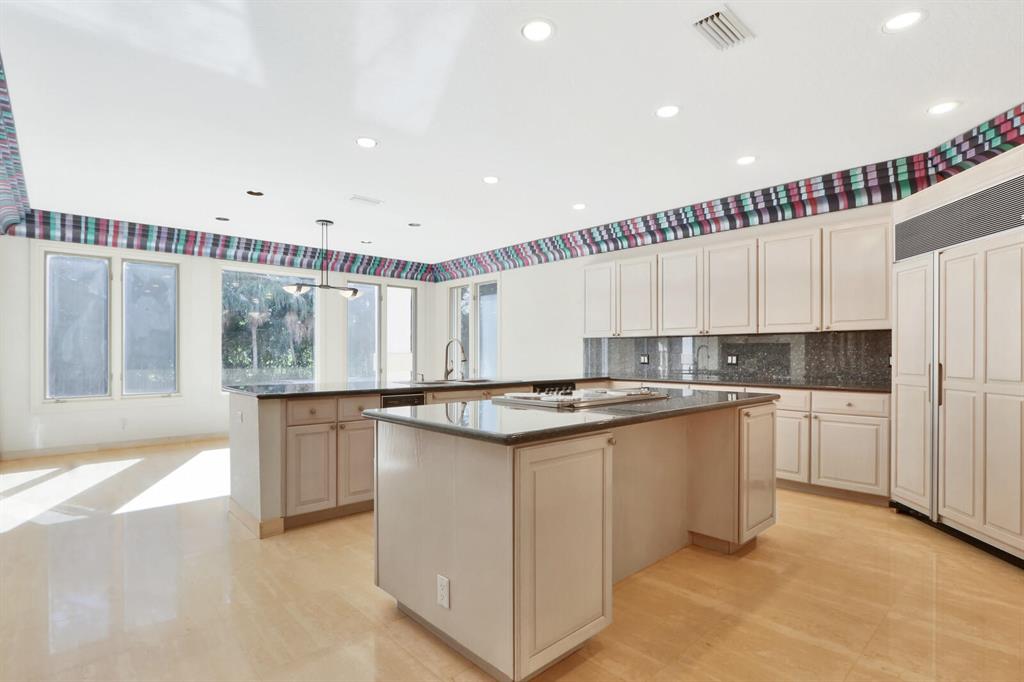 FRENCHMANS CREEK - Residential