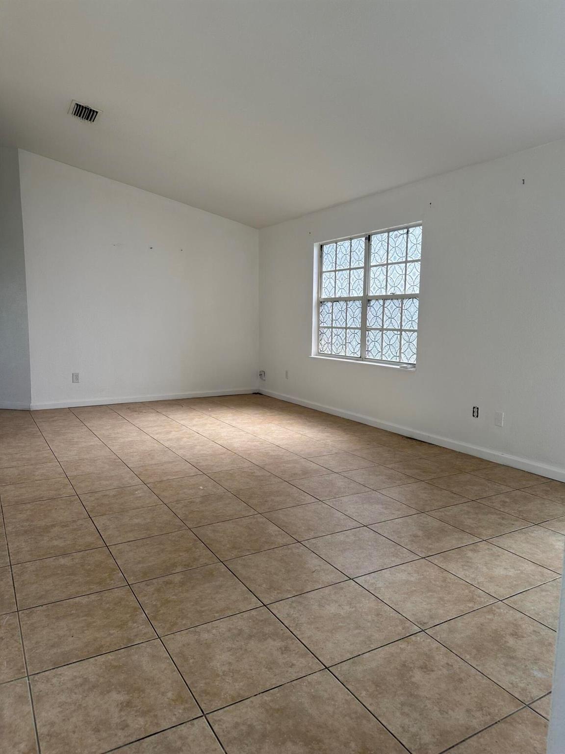 PORT ST LUCIE SECTION 8 - Residential Lease