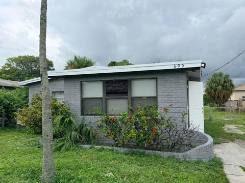 Tiny photo for 605 NW 9TH Avenue, Pompano Beach, FL 33060 (MLS # B26070339)
