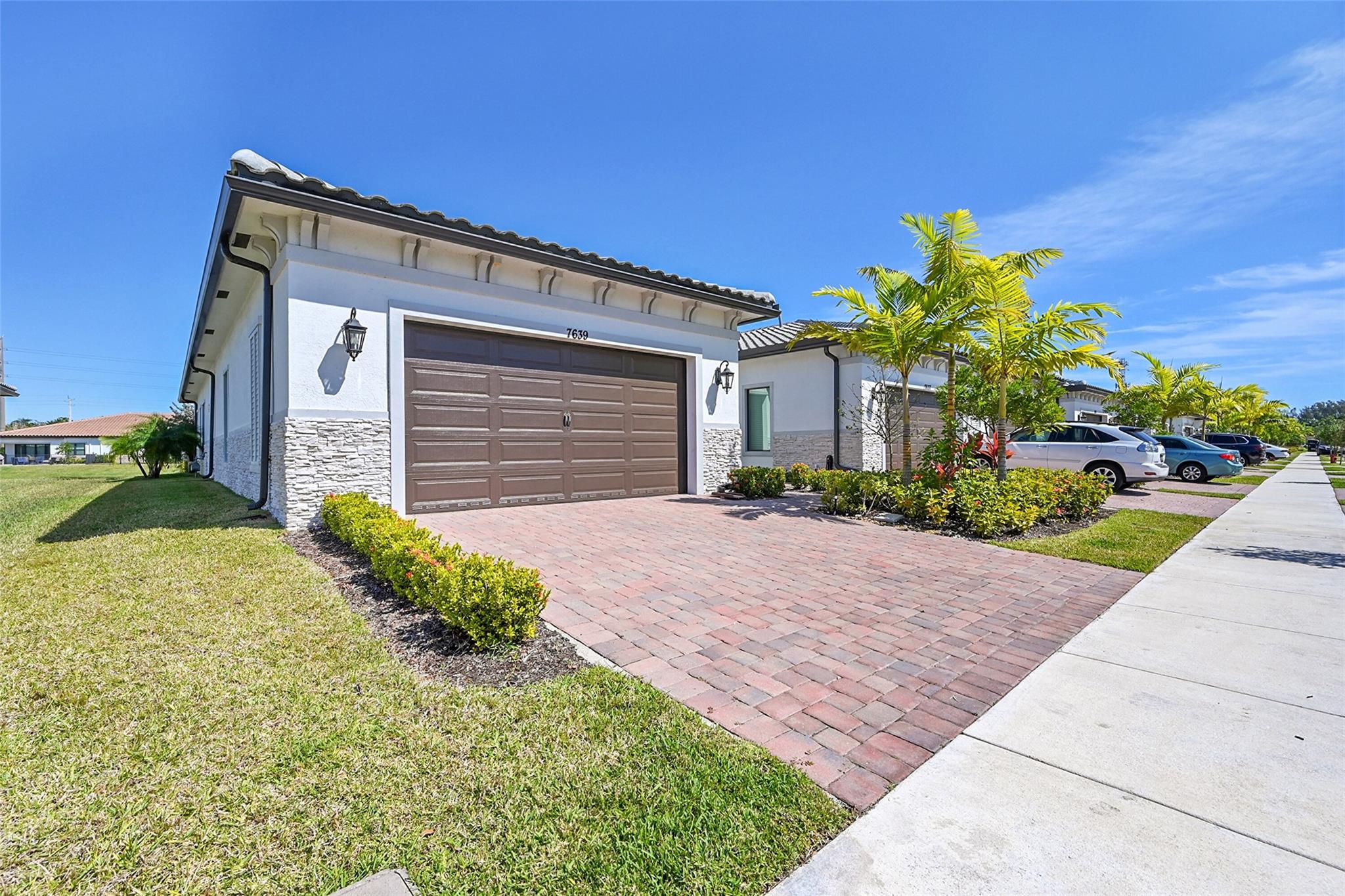 7639 S Blue Spring Dr 7639